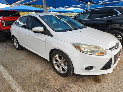 Oxford White 2014 Ford Focus SE