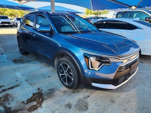 Mineral Blue 2024 Kia Niro EX