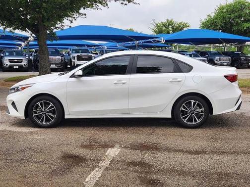 Snow White Pearl 2023 Kia Forte LXS