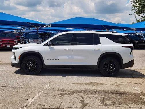 Summit White 2025 Chevrolet Traverse LT