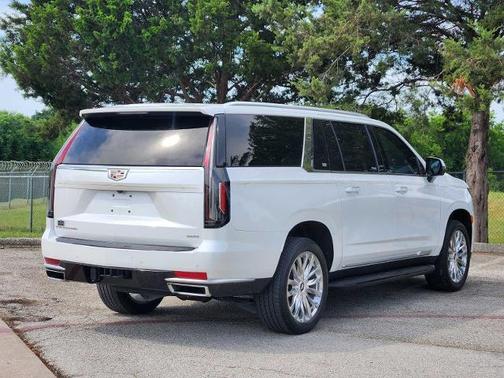 Crystal White Tricoat 2024 Cadillac Escalade ESV Luxury