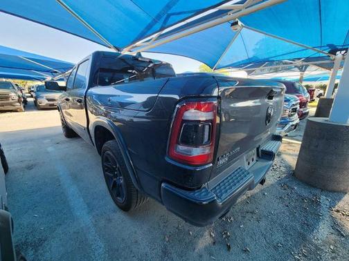 Diamond Black Crystal Pearlcoat 2021 RAM 1500 Laramie
