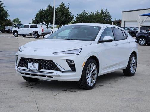 White Frost Tricoat 2026 Buick Envista Avenir FWD