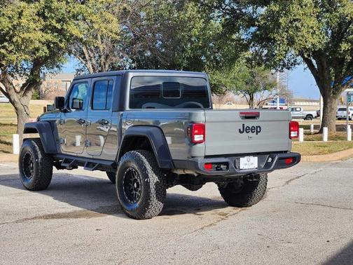 2022 Jeep Gladiator Sport