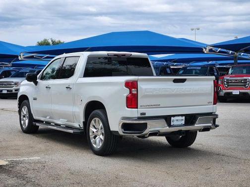 Iridescent Pearl Tricoat 2021 Chevrolet Silverado 1500 LTZ