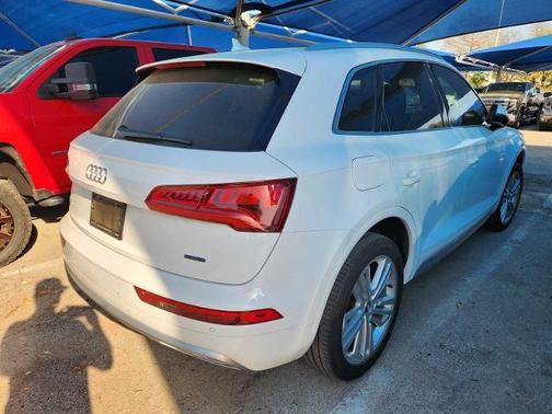 White 2018 Audi Q5 2.0T Premium Plus