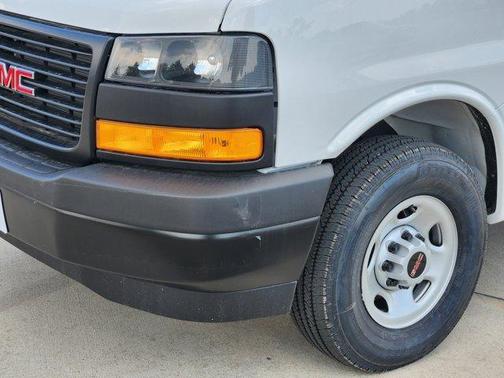 2025 GMC Savana 2500 Work Van