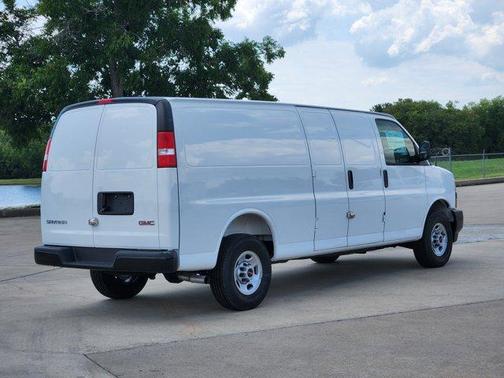 2025 GMC Savana 2500 Work Van