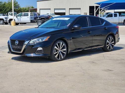 2022 Nissan Altima SR FWD