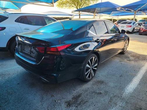 2022 Nissan Altima SR FWD