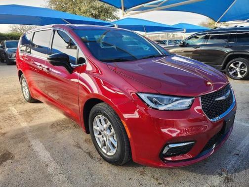 2025 Chrysler Pacifica L