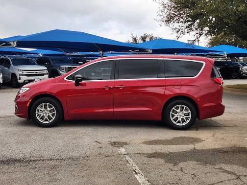 2025 Chrysler Pacifica L