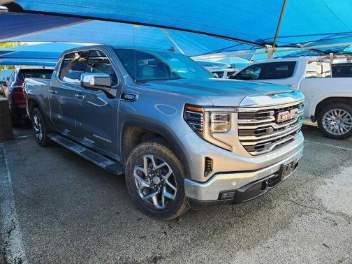 Sterling Metallic 2024 GMC Sierra 1500 SLT