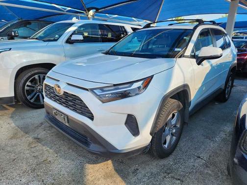 Ice Cap 2023 Toyota RAV4 XLE