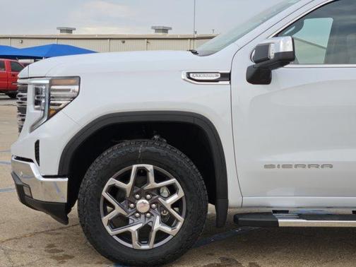 Glacier White Tricoat 2026 GMC Sierra 1500 SLT