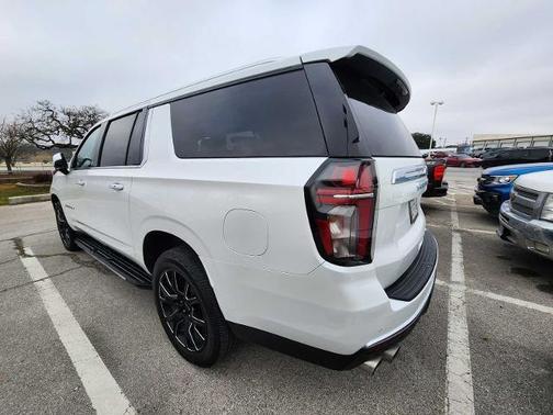 2023 Chevrolet Suburban 4WD High Country