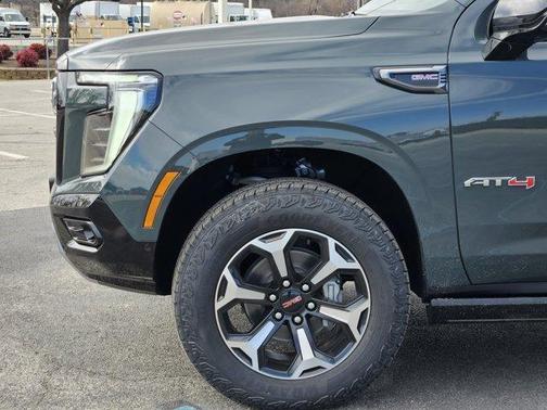 2026 GMC Yukon 4WD AT4