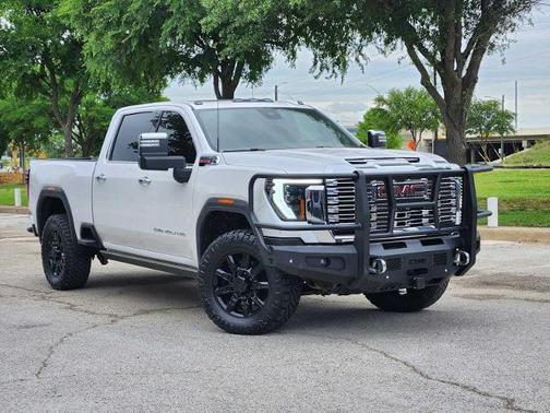 White Frost Tricoat 2024 GMC Sierra 2500 Denali