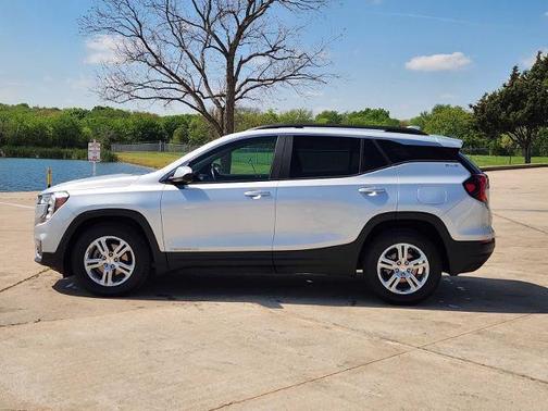 Quicksilver Metallic 2022 GMC Terrain SLE