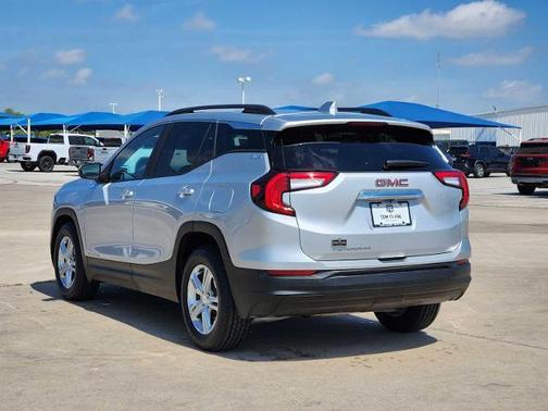 Quicksilver Metallic 2022 GMC Terrain SLE