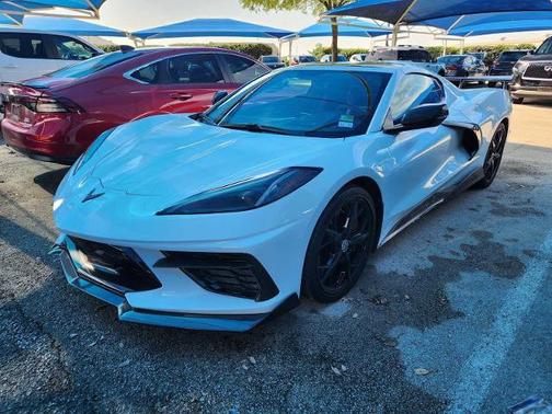 Arctic White 2020 Chevrolet Corvette Stingray w/3LT