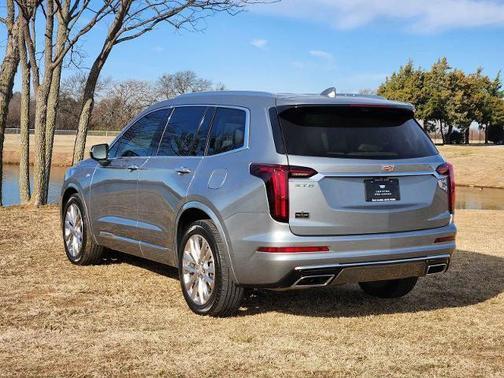 2023 Cadillac XT6 Premium Luxury FWD