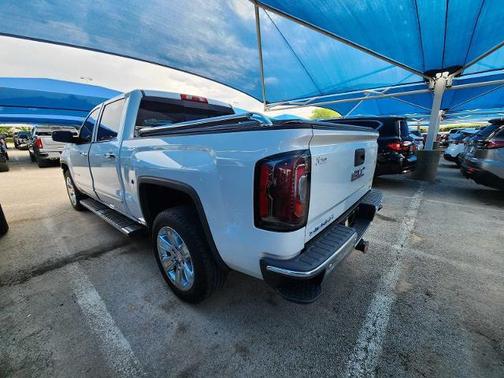 White Frost Tricoat 2018 GMC Sierra 1500 SLT