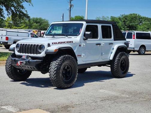 Bright White Clearcoat 2025 Jeep Wrangler Rubicon