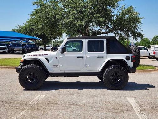 Bright White Clearcoat 2025 Jeep Wrangler Rubicon