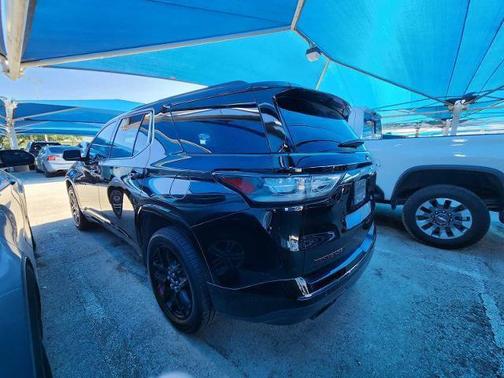 Mosaic Black Metallic 2021 Chevrolet Traverse Premier