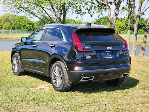 Stellar Black Metallic 2025 Cadillac XT4 Premium Luxury