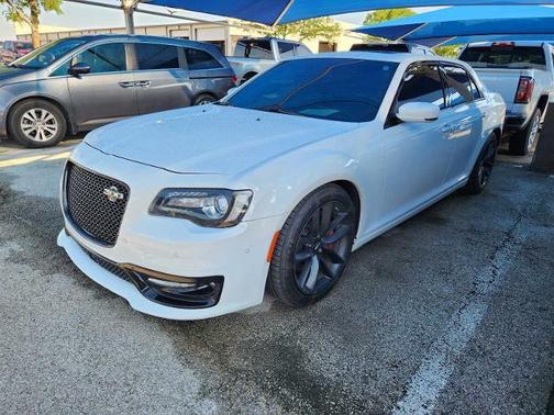 Bright White Clearcoat 2023 Chrysler 300 C
