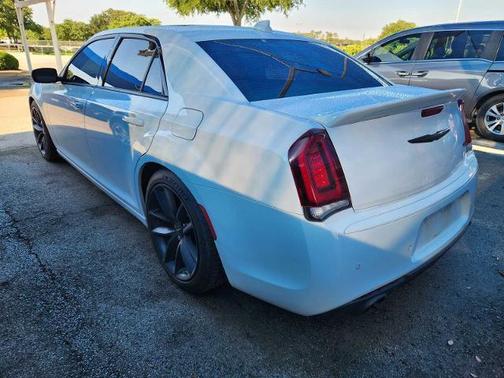 Bright White Clearcoat 2023 Chrysler 300 C