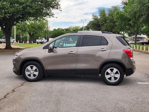 Stone Gray Metallic 2020 Chevrolet Trax LT