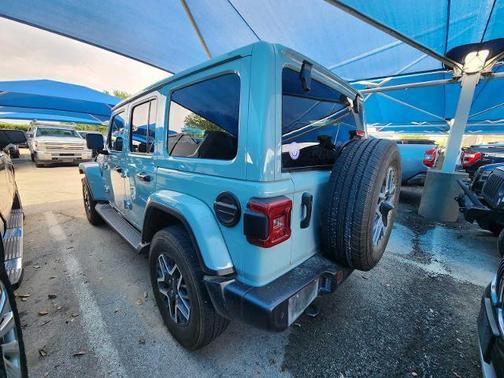 Earl Clearcoat 2024 Jeep Wrangler 4-Door Sahara 4x4