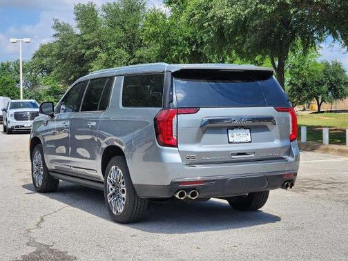 Sterling Metallic 2023 GMC Yukon XL Denali Ultimate