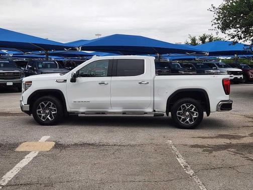 Summit White 2023 GMC Sierra 1500 SLT