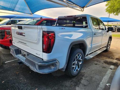 Summit White 2023 GMC Sierra 1500 SLT