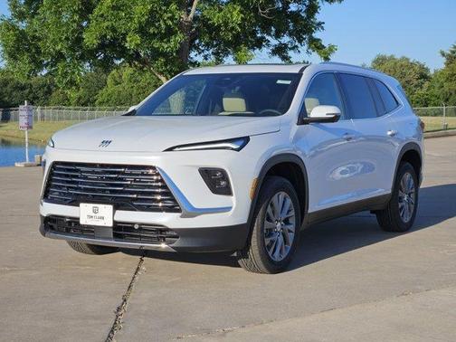 Iridescent White Tricoat 2026 Buick Enclave Preferred FWD