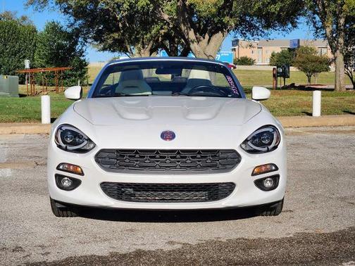 2019 FIAT 124 Spider Base