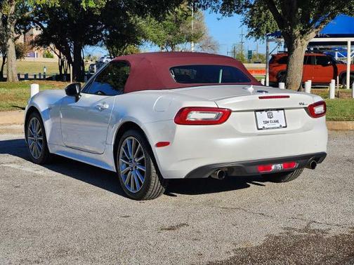 2019 FIAT 124 Spider Base