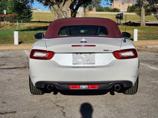 2019 FIAT 124 Spider Base