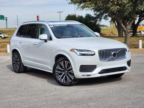 2022 Volvo XC90 T6 Momentum