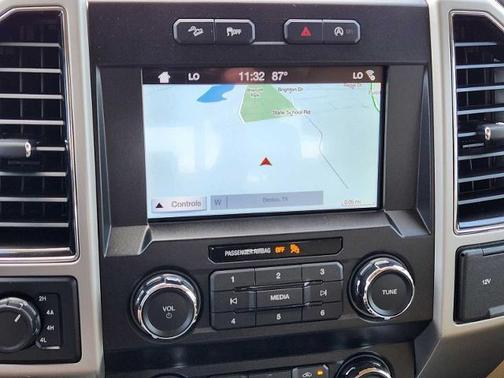 White Platinum Metallic Tri-Coat 2019 Ford F-150 XL