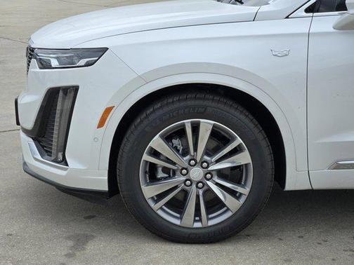 2025 Cadillac XT6 Premium Luxury FWD