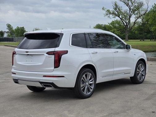 2025 Cadillac XT6 Premium Luxury FWD