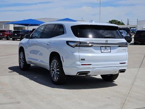 iridescent white tricoat 2026 Buick Enclave Avenir FWD