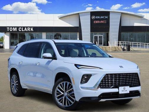 iridescent white tricoat 2026 Buick Enclave Avenir FWD