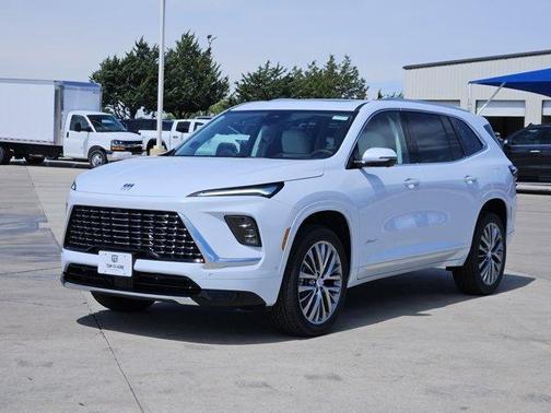 iridescent white tricoat 2026 Buick Enclave Avenir FWD