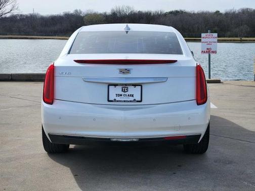 2016 Cadillac XTS Standard